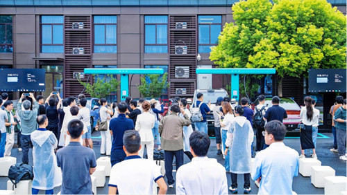 ★对外公开★比亚迪第2000座闪充高速站落成【新闻通稿】997.jpg